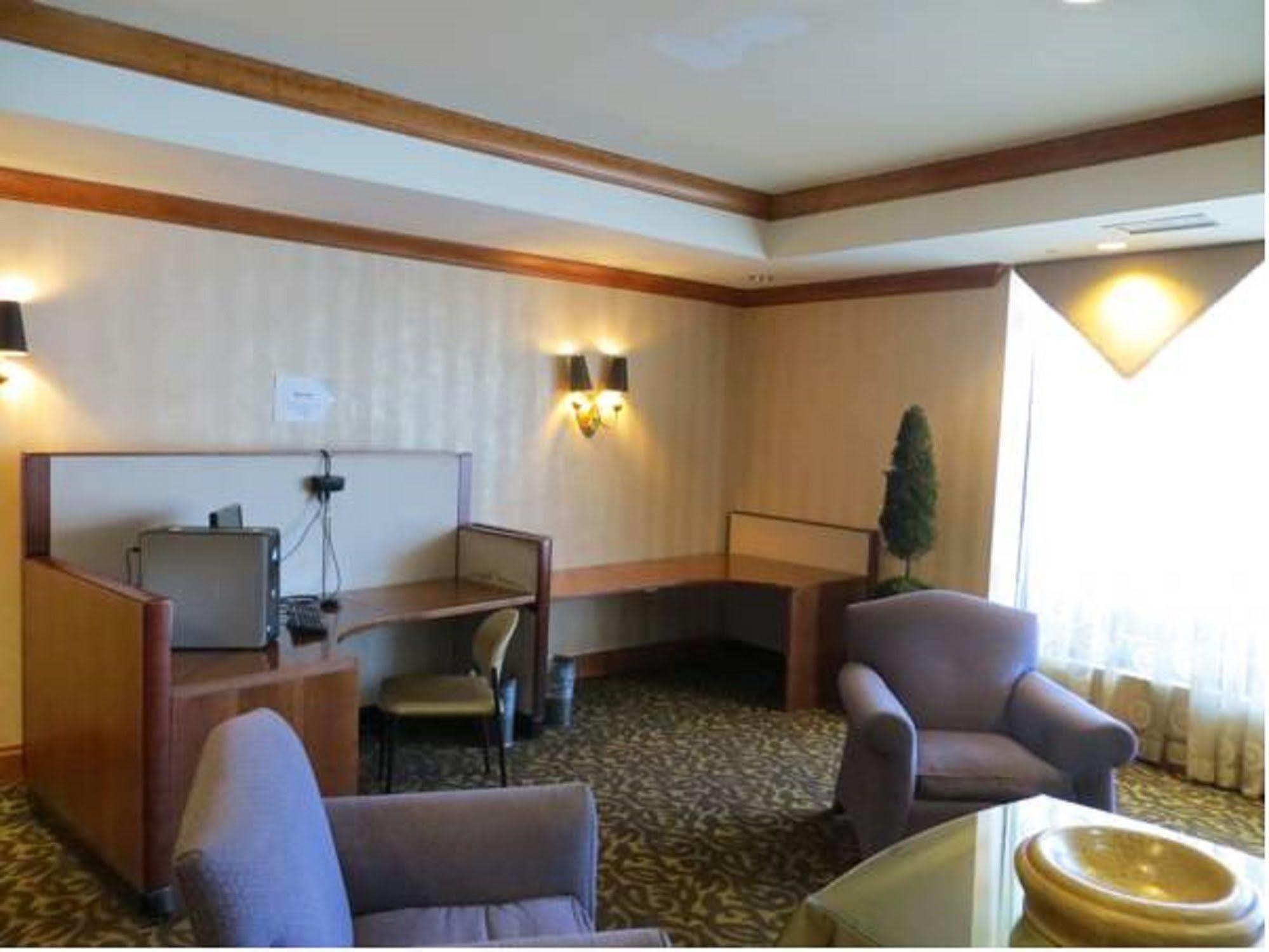 Gateway Hotel Dallas Park Central מראה חיצוני תמונה