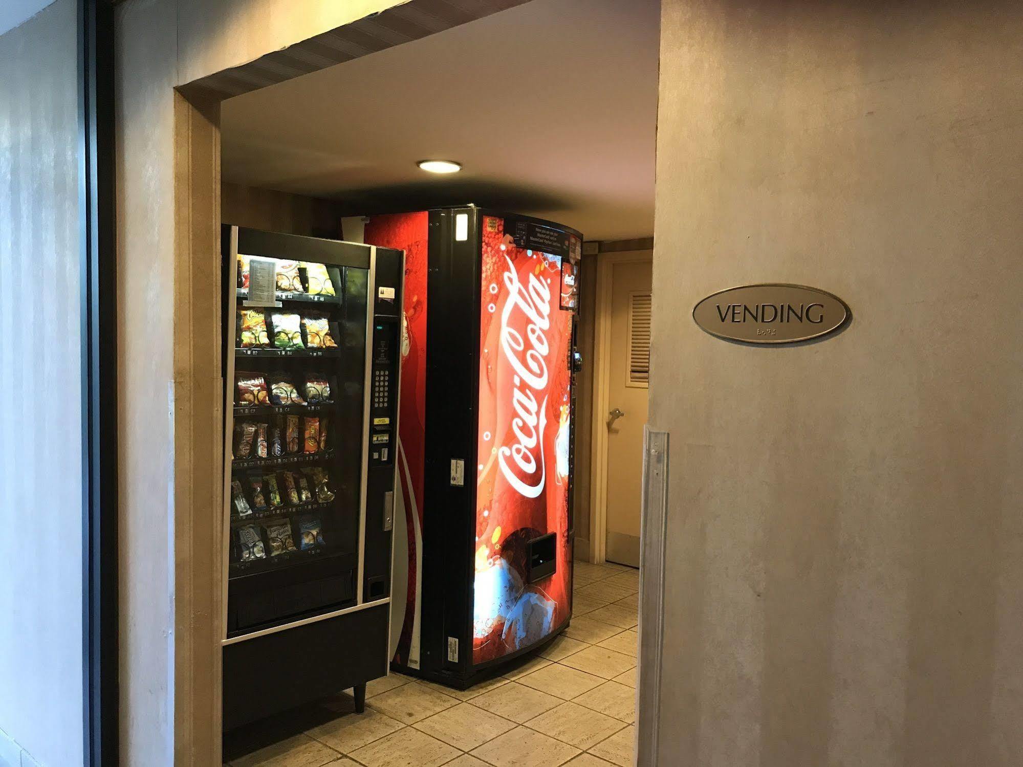 Gateway Hotel Dallas Park Central מראה חיצוני תמונה