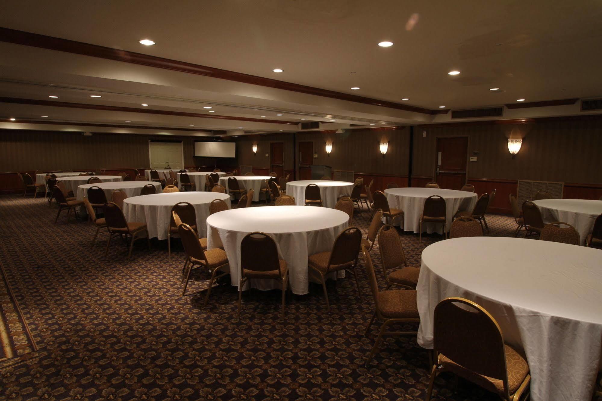 Gateway Hotel Dallas Park Central מראה חיצוני תמונה